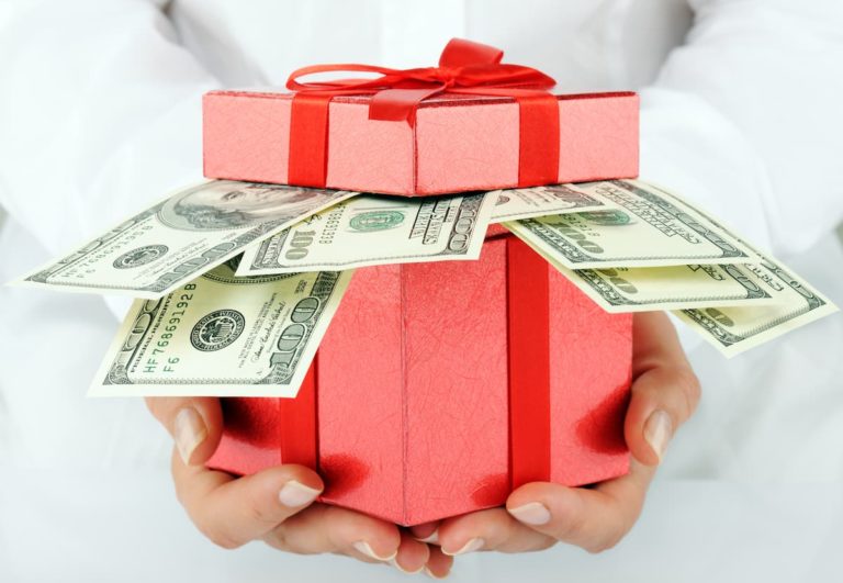 GettyImages-105774894_Using gift funds (1)